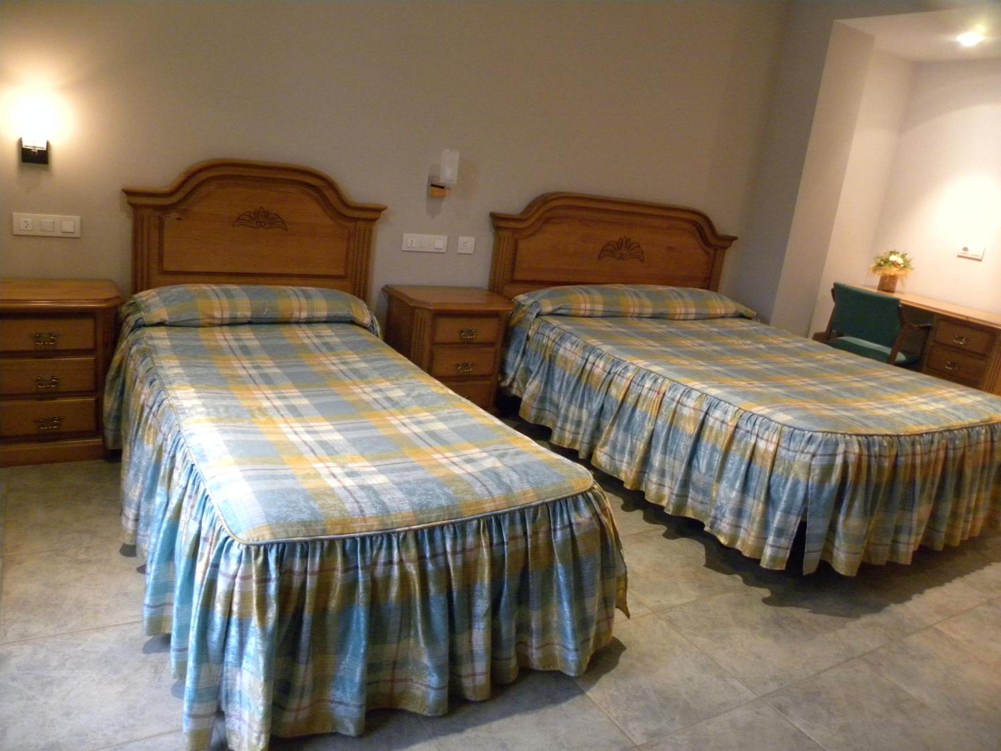 Hotel Duque De Calabria Мансанера Номер фото